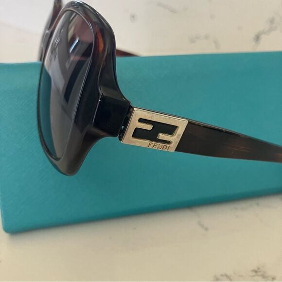 FENDI Women's Square Sunglasses FS5227 Tortoise Brown Italy - Picture 2 of 10